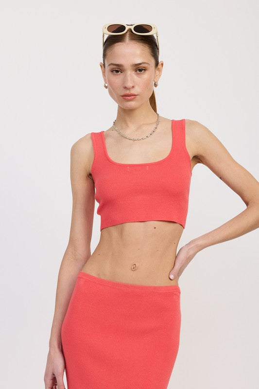 Sleevelss Cropped Top With Back Twist