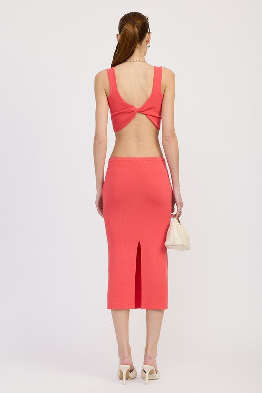Sleevelss Cropped Top With Back Twist